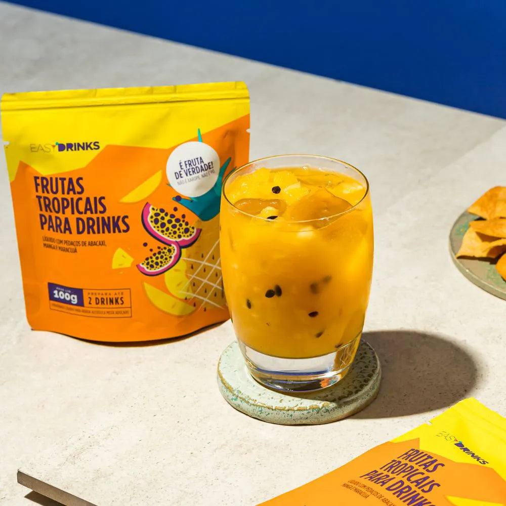 Kit Caipirinha Tropical: 10un Frutas Tropicais + Cachaça Super Premium Ypioca Ouro